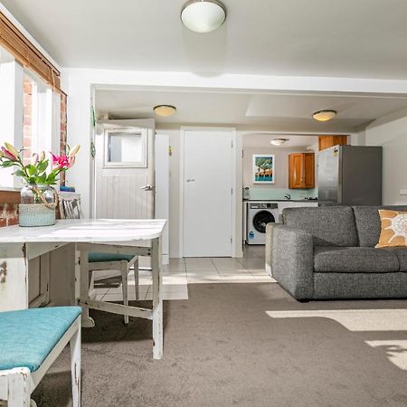 Whitby Studio - Mairangi Bay Beach Auckland Exterior foto